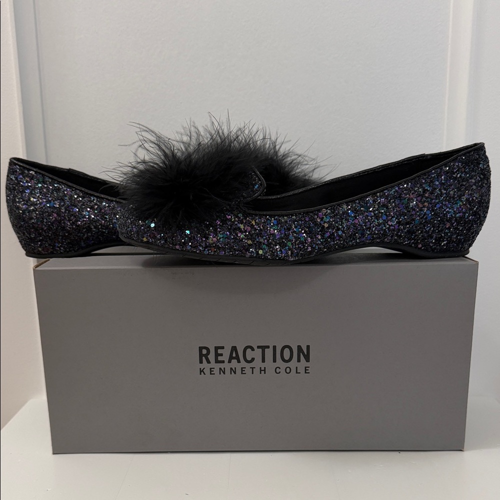 Kenneth Cole Reaction Black Feather Pom Ballet Flats